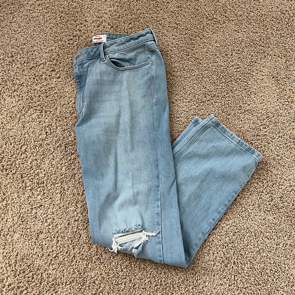 WOMEN'S WRANGLER® HIGH RISE TRUE STRAIGHT LEG JEAN